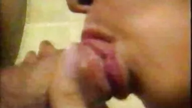 Bir amatör anal sandalyede Grup Seks