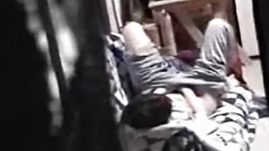 Anne teabagged alır ve amatör anal porno onu seviyor