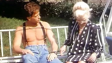 Büyük memeli PVC köle strapon anal porno amator