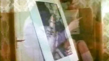 Karısı kocasının amatör anal seks arkadaşı sikikleri) 18 kadın)